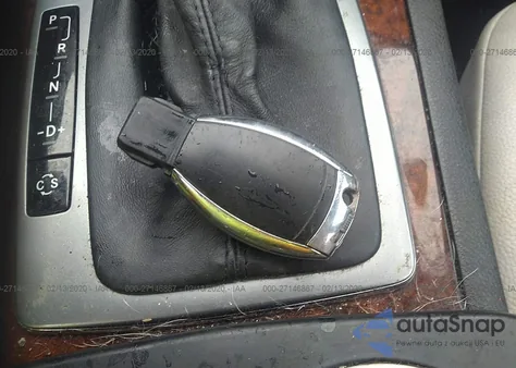 2009 Mercedes-Benz C 300 Luxury 4Matic/Sport 4Matic z USA, uszkodzony, nr VIN WDDGF81X69R083231